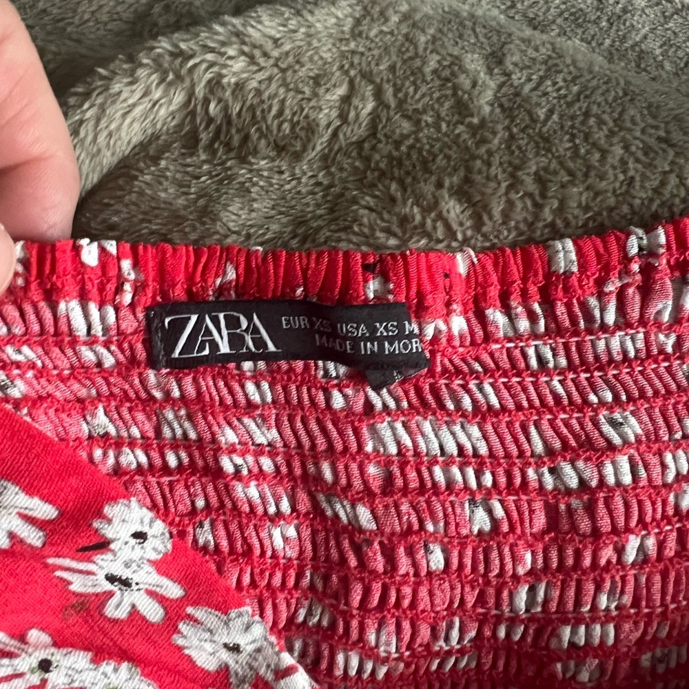 Red Floral Ruched Top - Picture 5 of 7